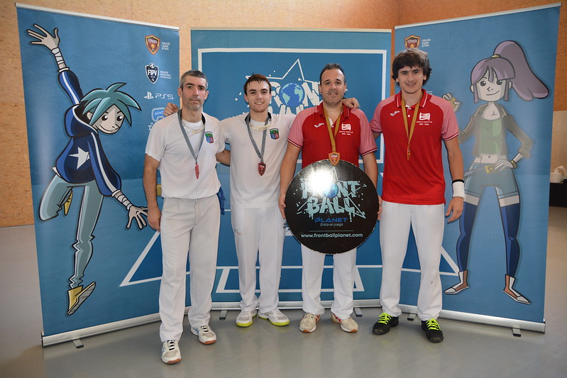 Triplete navarro en Mendillorri